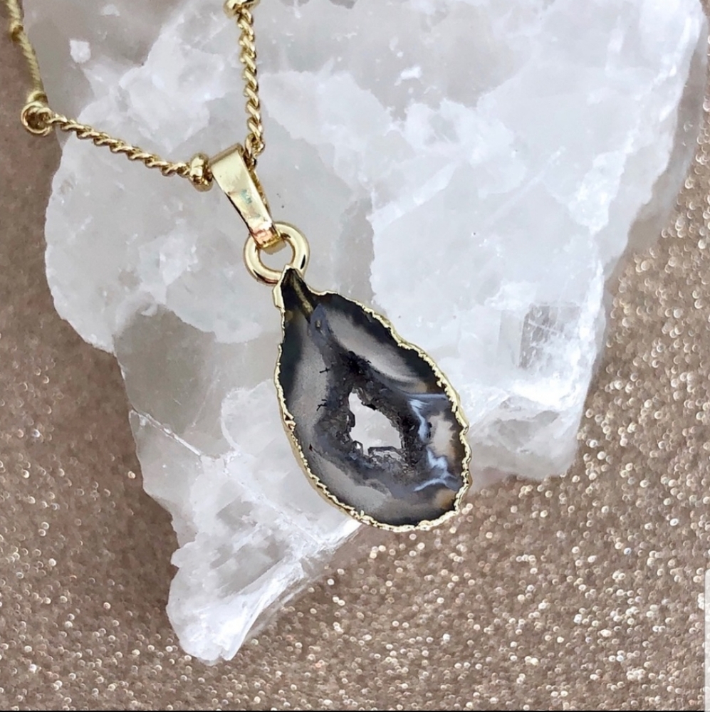 Natural Geode Slice Necklace - Picture 3 of 7
